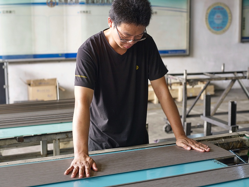 91免费在线视频材表麵受損怎麽處理